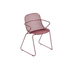 De gros 😀 Chaise en Acier avec Assise Résine Rouge Bossa Nova Ramatuelle 73’ Grosfillex 👍